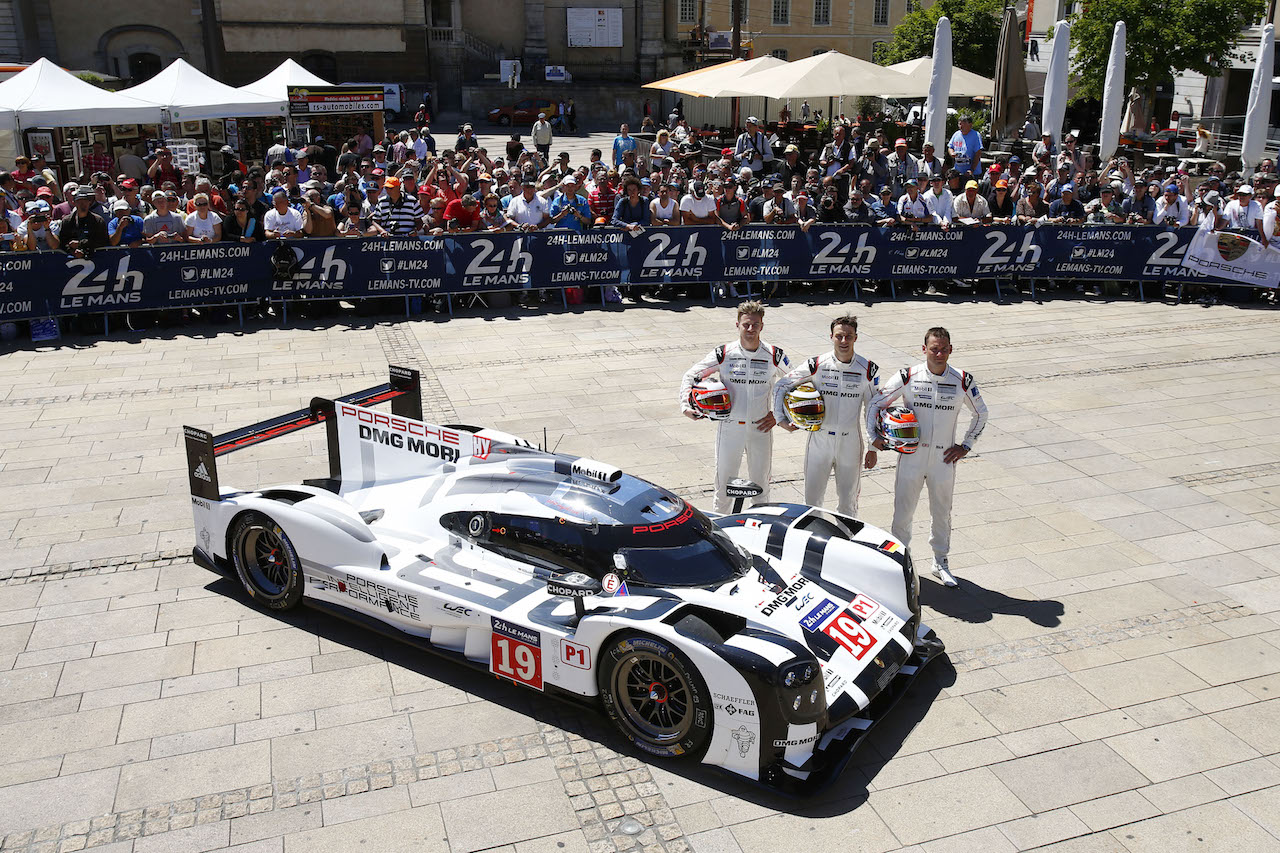Porsche 919 Hybrid 19 Bamber/Huelkenberg/Tandy
